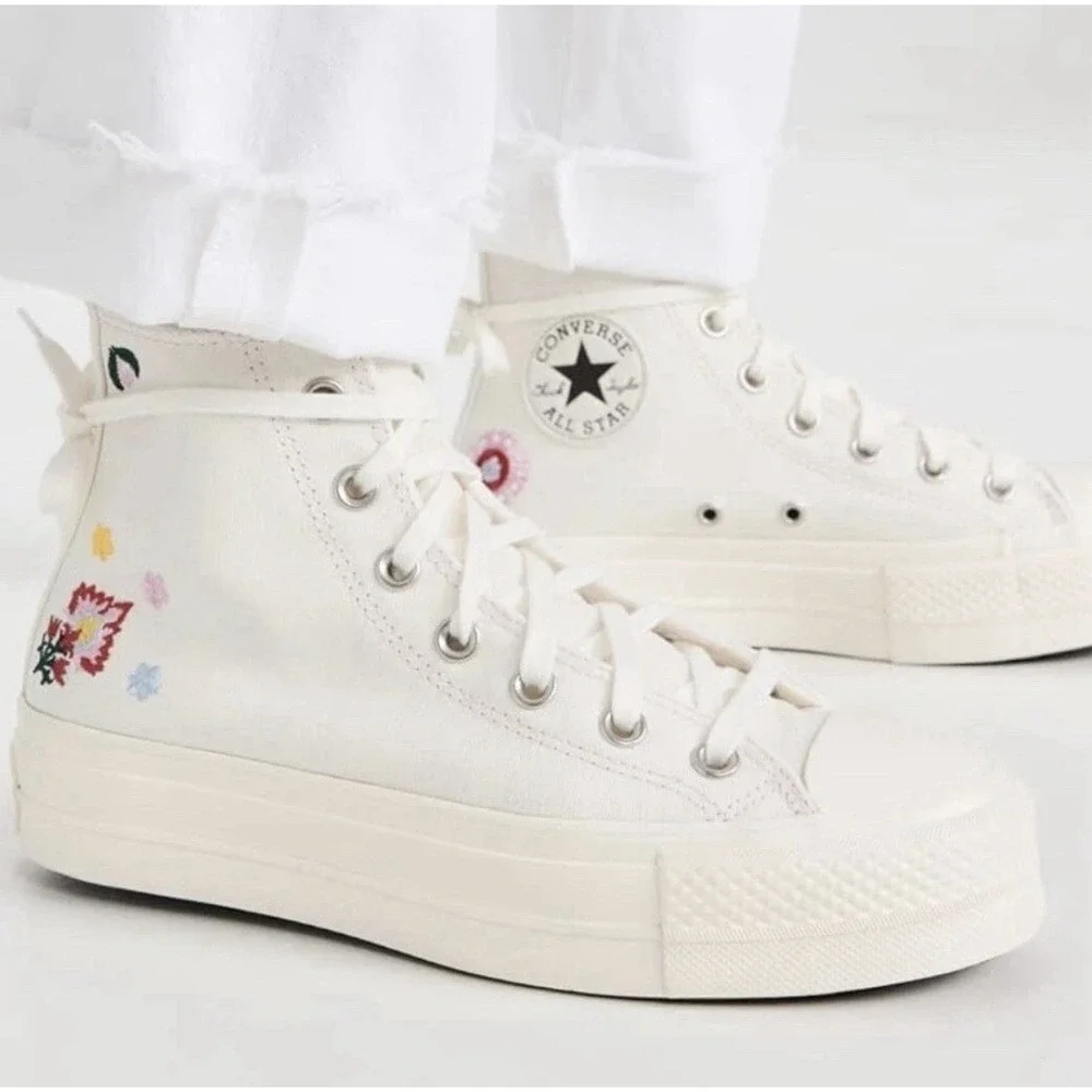Converse Chuck Taylor All Star Lift Platform High Floral Embroidery W9